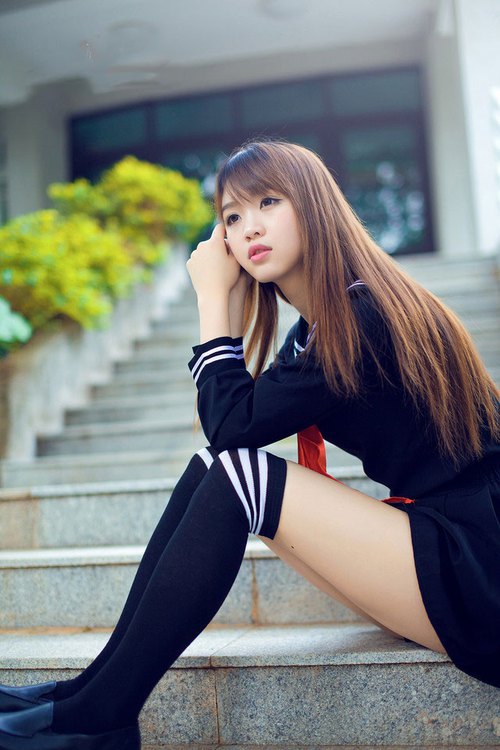 开云平台-_光影灯光跑：夜晚城市的运动奇幻之旅_，2020灯光影像图